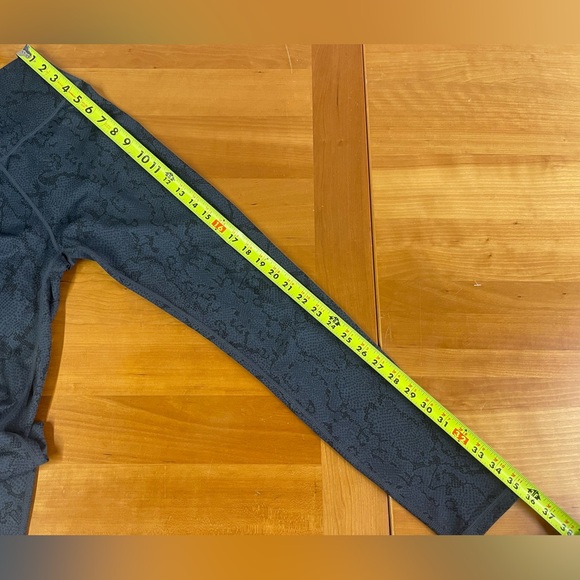 Allfenix blue gray reptile print leggings medium - Picture 12 of 12